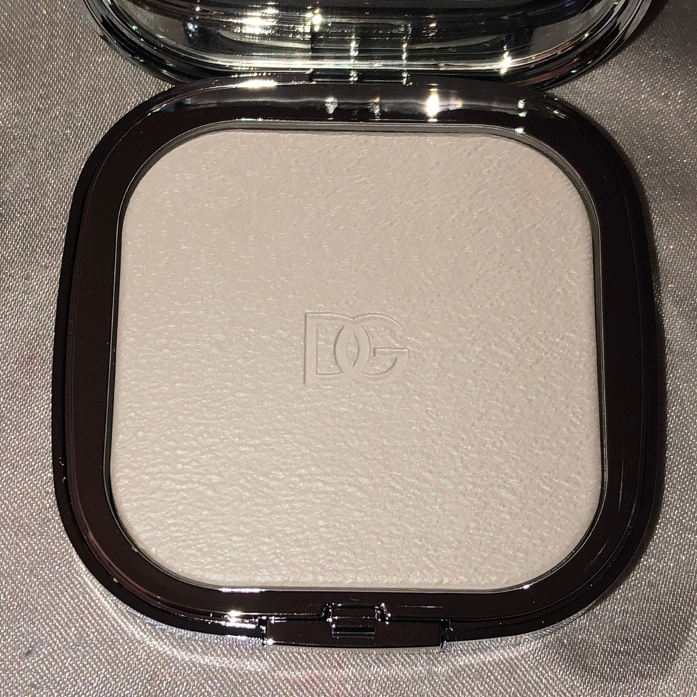 Dolce & Gabbana Solar Glow Bare Skin Beautifier Universal Blurring Powder NIB - Picture 2 of 12
